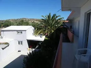 Studios Kefalos *